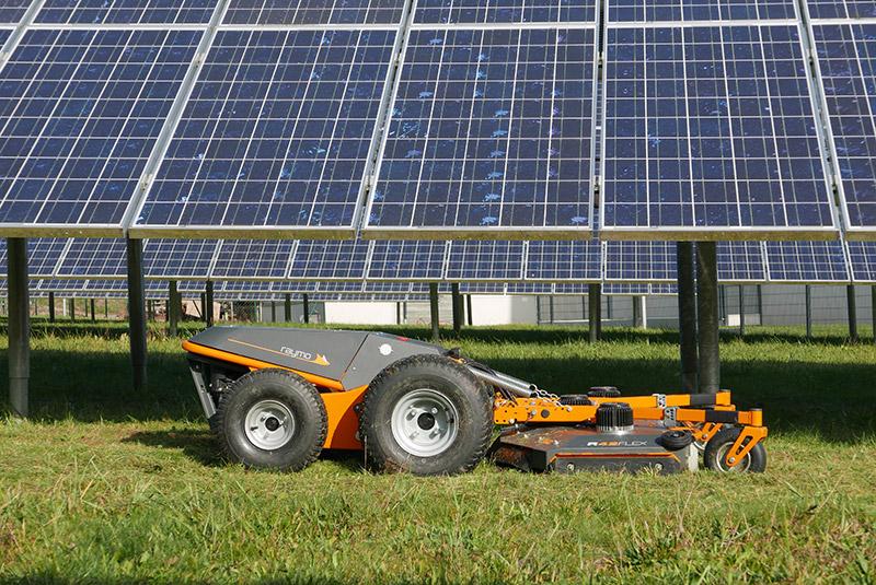 Raymo Zero-Turn-Mäher und Werkzeugträger Solarparks